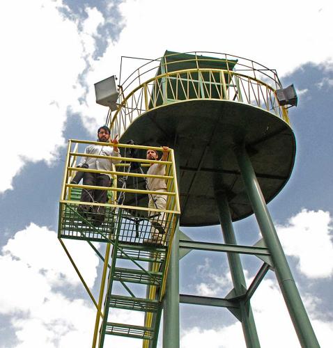 Dans les coulisses du court métrage Silence rouge2007Directeur de la photographie Hossein Toghiri